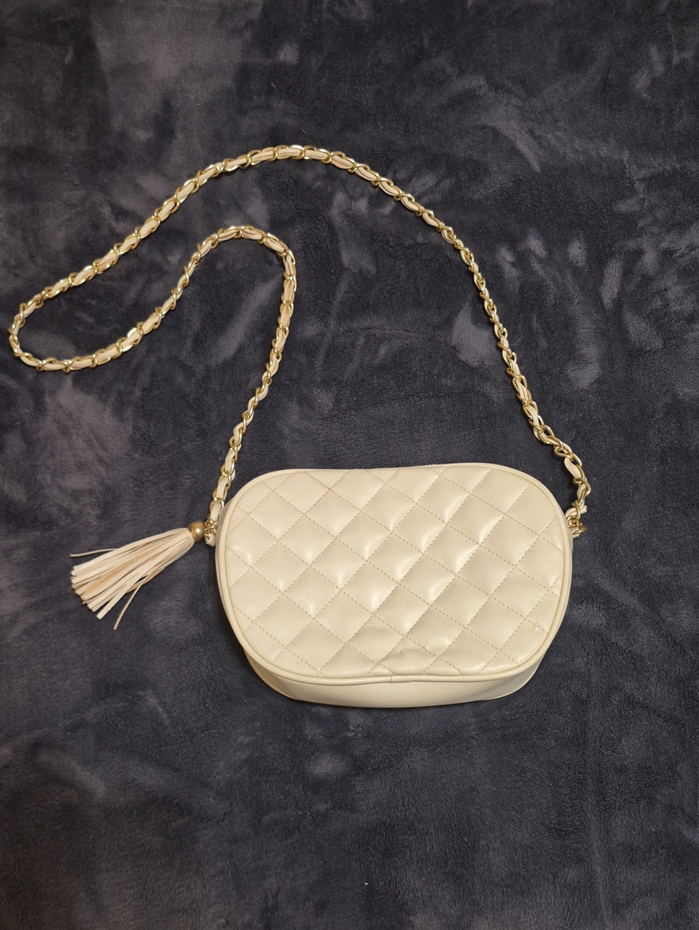 Vintage Quilted Cream Crossbody Bag with Gold Chain and Tassel